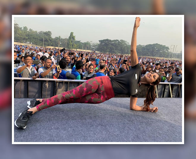 शिल्पा का वशिष्ठासन shilpa shetty fitness yoga INSIDE