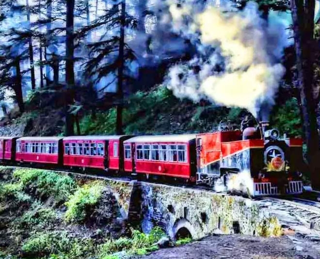 शिमला की असली खूबसूरती देखनी है तो इस टॉय ट्रेन रूट से सफर करें | one of  the most beautiful train journey in india kalka shimla train route |  HerZindagi