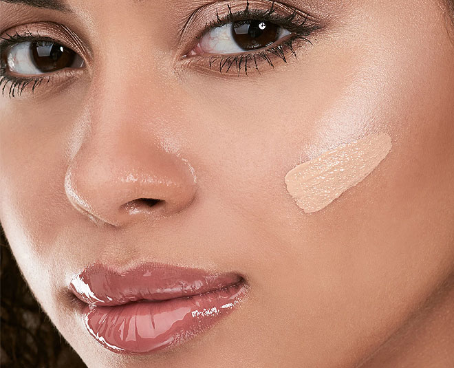 How To Apply Concealer To Hide Pimples Dark Circles And Pigmentation