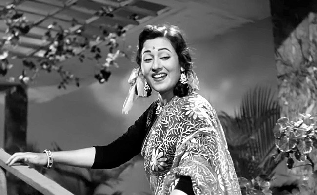 बतौर अभिनेत्री जब उनकी पहली फिल्म आई उस वक्त उनकी उम्र क्या थी? about heroin madhubala inside