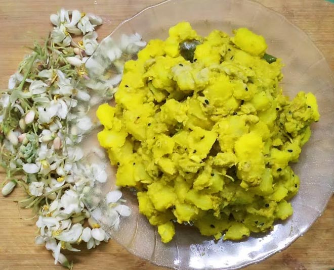 cook sahjan ke phool ki sasro wali sabzi inside 