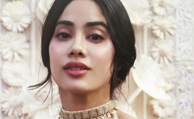 Janhvi Kapoor Fan? Answer These Interesting Questions!