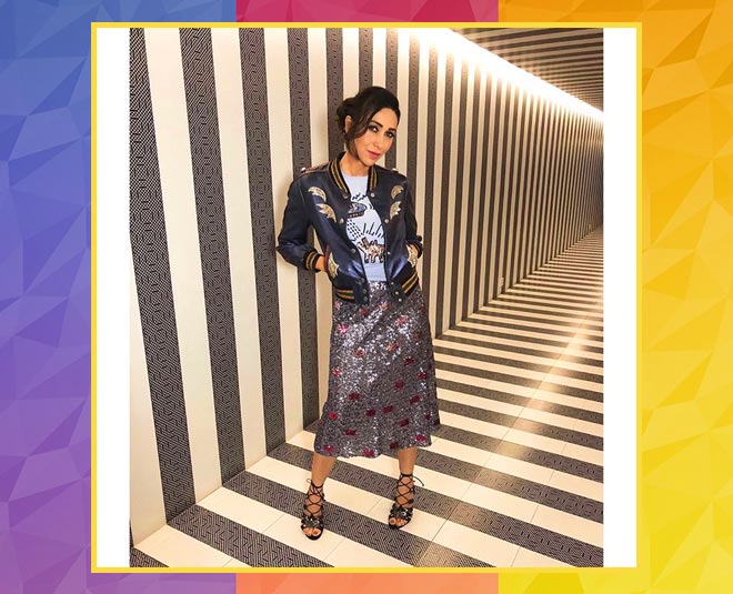 मैटेलिक लुक karishma kapoor hot glamours pics