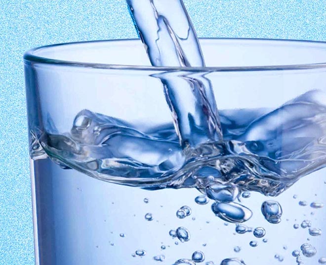 remove garlic smell with home remedies hot water inside 