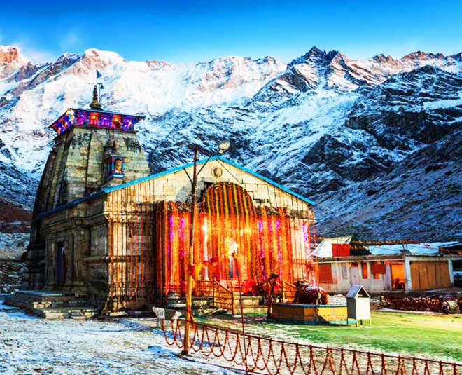 This  years old shiva temple consider as an India’s mini Switzerland  