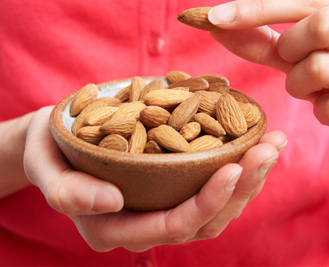 Lose Weight By Consuming Almonds HerZindagi