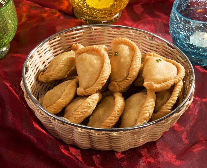 chocolate gujiya inside 