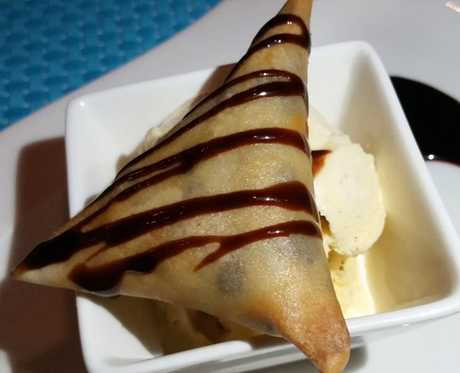 chocolate samosa inside 
