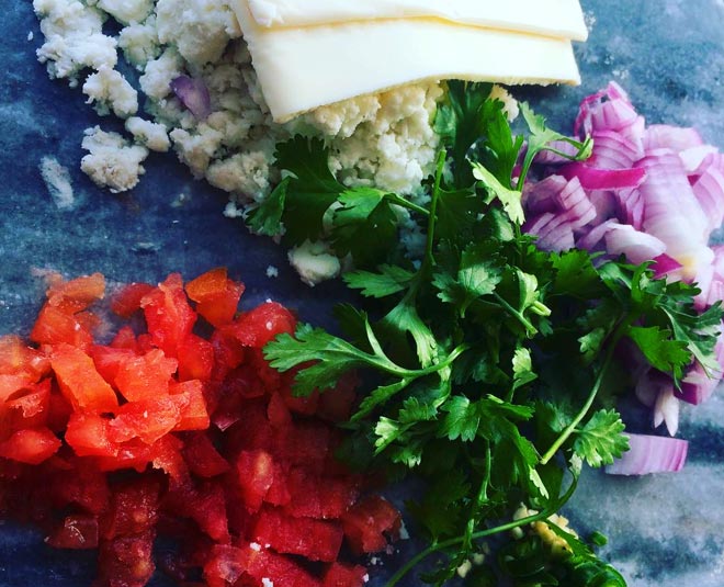 creamy spinach toast inside 