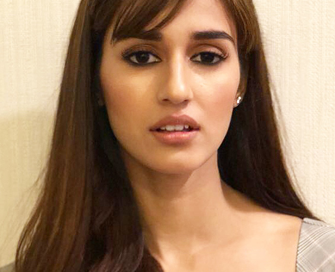 disha patani glowing skin card ()