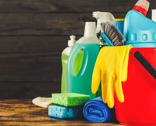 house cleanin inside 