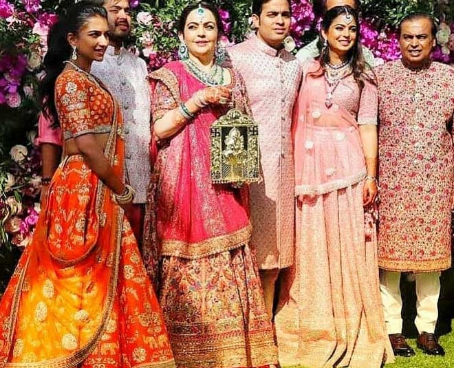 radhika merchant with ambani family at akash shloka wedding
