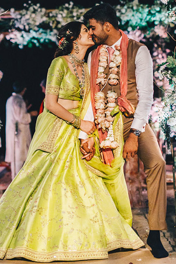 Brides Wear Sabyasachi Designs Alia Bhatt Lime Green Lehenga - Amar Ujala  Hindi News Live - आलिया भट्ट के लहंगे को पहन इतरा रही ये दुल्हन, तस्वीरों  में दिख रही बेहद खूबसूरत