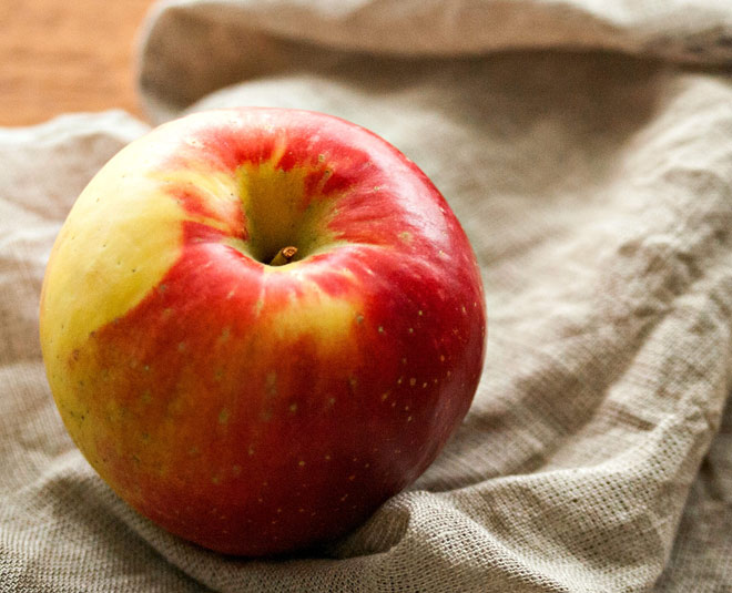 apple for glowing healthy skin