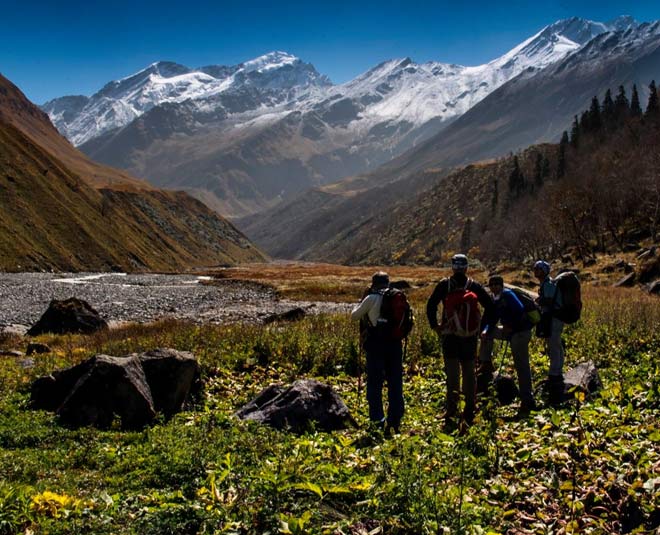 best hiking trails valley of flowers