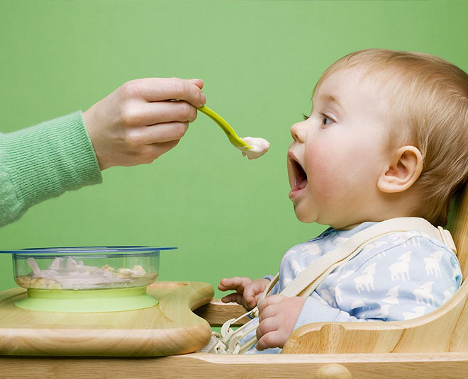 This Is Why You Should Never Blow On Your Baby's Food | HerZindagi