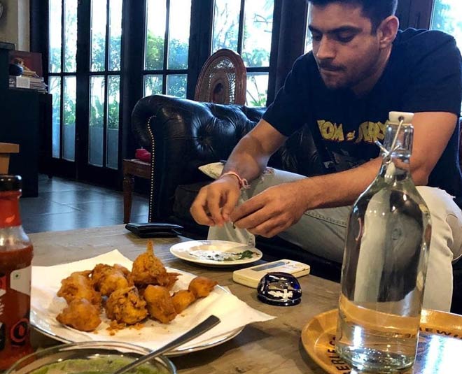 bollywood actress kangana ranaut cook and celebrated pm modi victory inside 