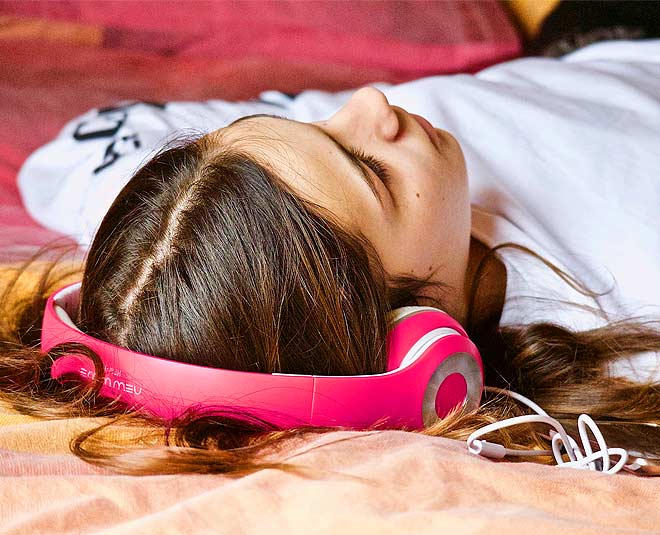 Can't Sleep At Night? Expert Says Music Therapy Is Your Answer