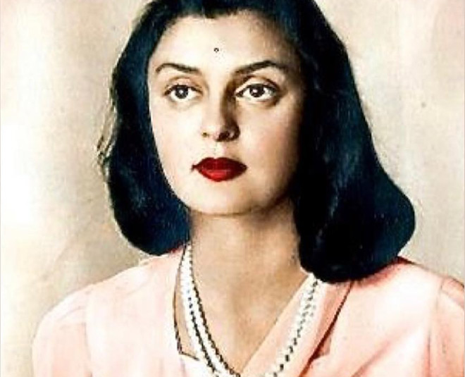 maharani gayatri devi chiffon saree elegant and royal look inside 