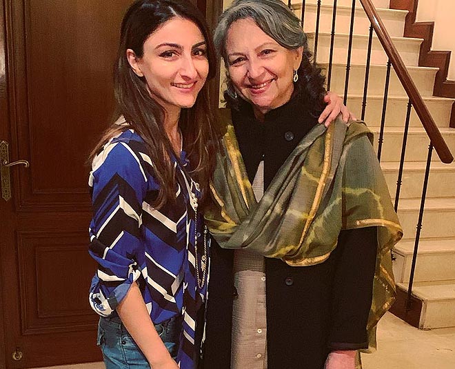 soha ali khan with her mother