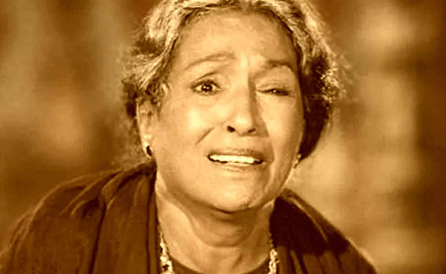 Which actress played the villain in Beta? villain madhuri quiz
