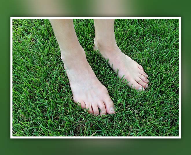 walking barefoot benefits health
