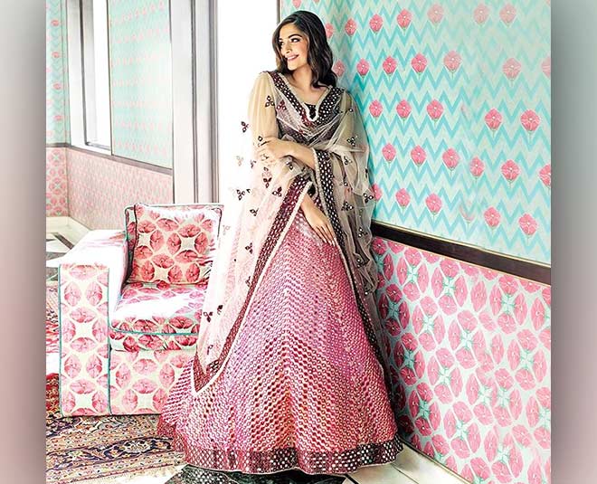 bollywood actresses in lehenga sonam kapoor