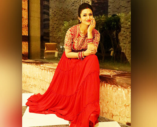 divyanka tripathi in red dress