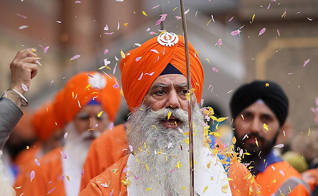 गुरुपूरब पर जो रैली निकाली जाती है उसे क्या कहा जाता है? guru purnima raily