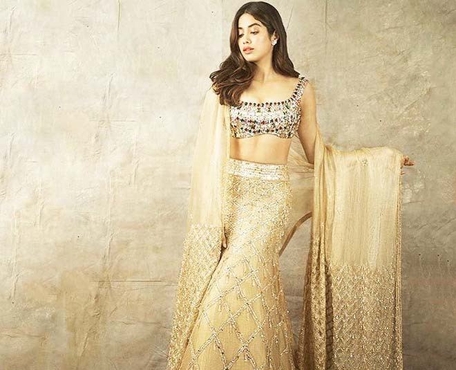 jahnvi kapoor wearing manish malhotra beautiful lehenga
