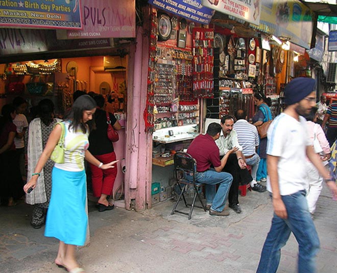 khan market delhi worlds most expensive  markets inside six