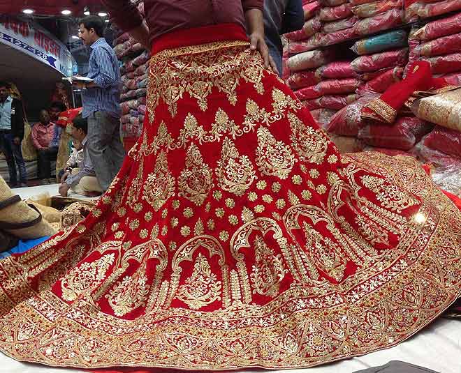 This Pakistani bride's 100 kg lehenga is going VIRAL - Times of India