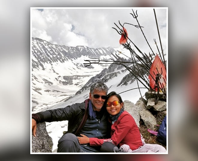 उम्र के फासले के बारे में ये कहा- milind soman wife
