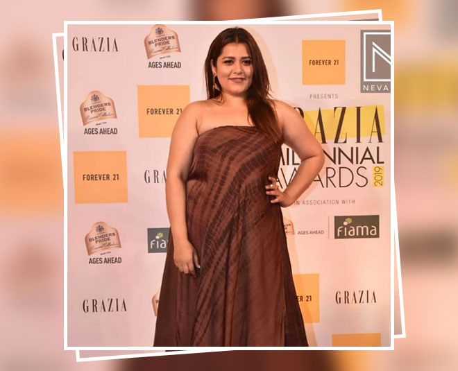 nusrat bharucha short metallic outfit ()