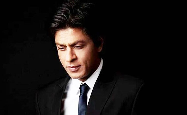 इनमें से किस फिल्म में शाहरुख खान का नाम ‘राहुल’ नहीं होता है? shahrukh khan family pics latest