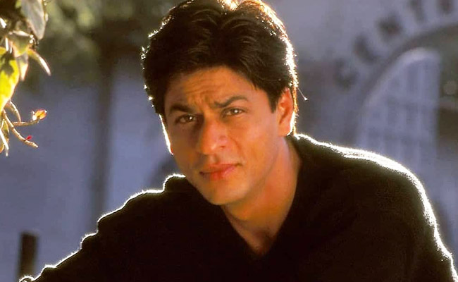 इनमें से किस मूवी में शाहरुख खान का कैरैक्टर मरता नहीं है? shahrukh khan movies