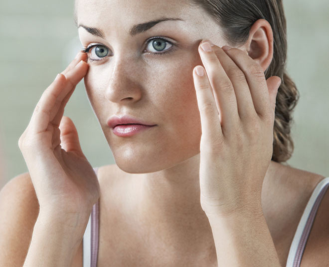 Vitamin Deficiency 5 Symptoms and Sign That Show Up in Your Face 5 vitamin deficiency