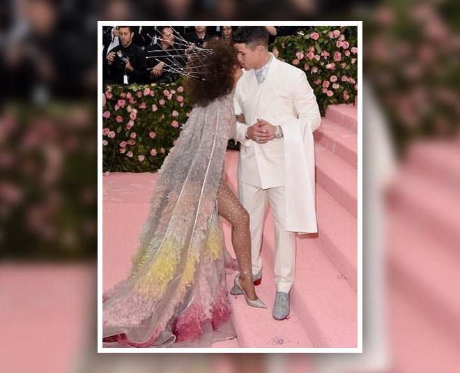 मेट गाला लुक wedding anniversary metgala