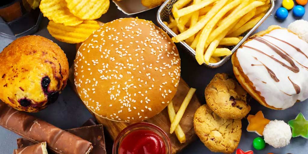 8 Changes Seen In The Body After Eating Junk Food For One Month 