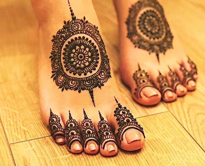 50+ leg mehndi design images to check out before your wedding! | Bridal  Mehendi and Makeup | Wedding Blog