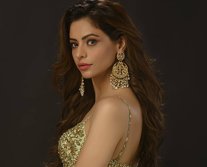 aamna shrarif tv actress  komolika inside 