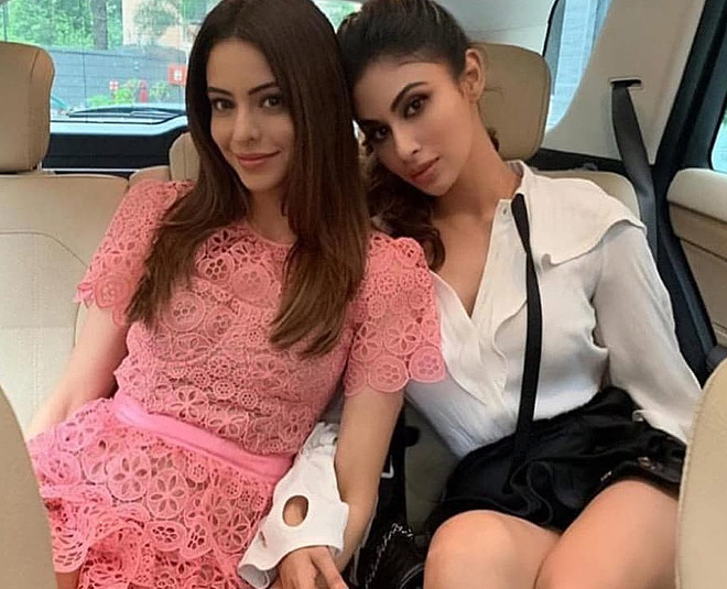 aamna shrarif with mouni roy inside 