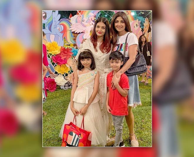 aaradhya bachchan with mother aishwarya rai inside 