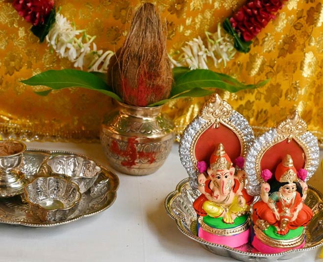 amitabh bachchan shares inside pictures of diwali puja with abhishek bachchan and aaradhya inside 