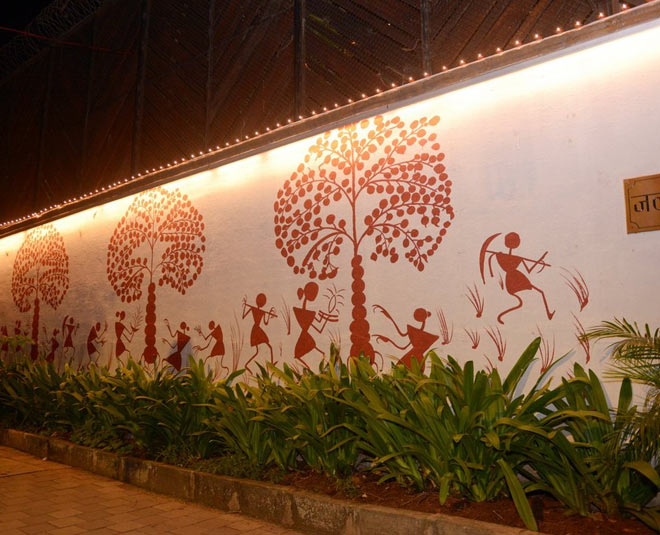 amitabh bachchan shares inside pictures of diwali puja with aishwarya rai bachchan inside 