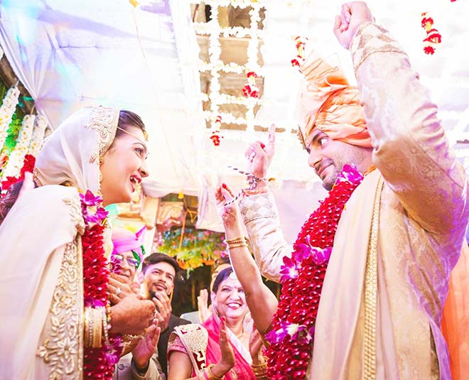 apps that makes your wedding planning much easier  inside five