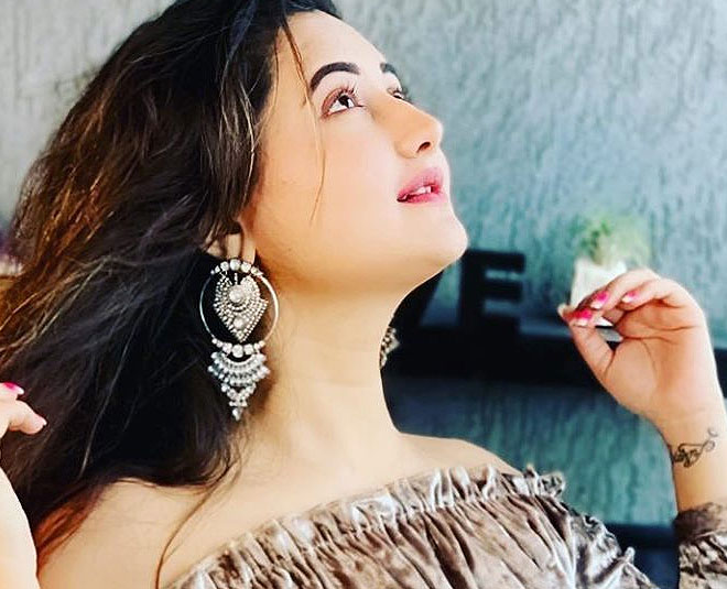 bigg boss  contestant and tv actress rashami desai about her inside 