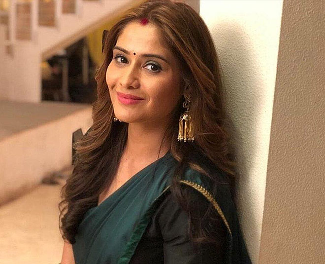 bigg boss  midnight eviction siddhartha dey is out of the house aarti singh is safe inside 