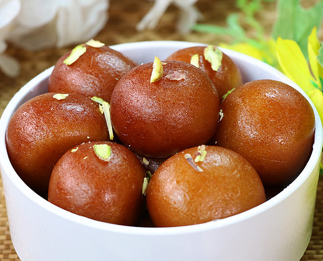 gulab jamuns