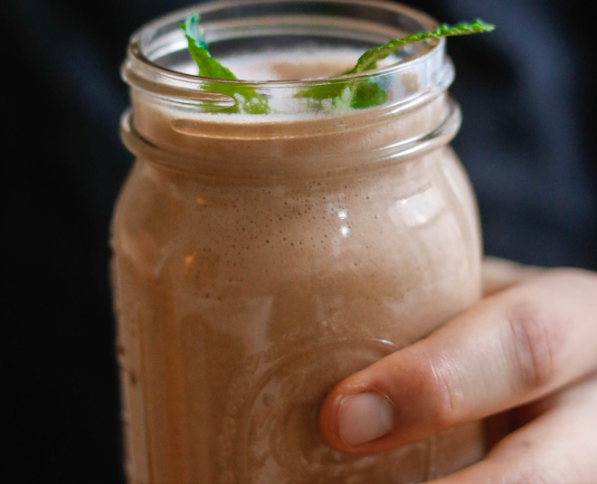 प्रोटीन शेक healthy food for breakfast protein shake inside